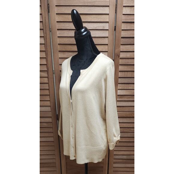 Red Woman Vintage Solid Gold V-Neck Plus Size 2X Long-Sleeve Button Up Cardigan - Picture 4 of 7